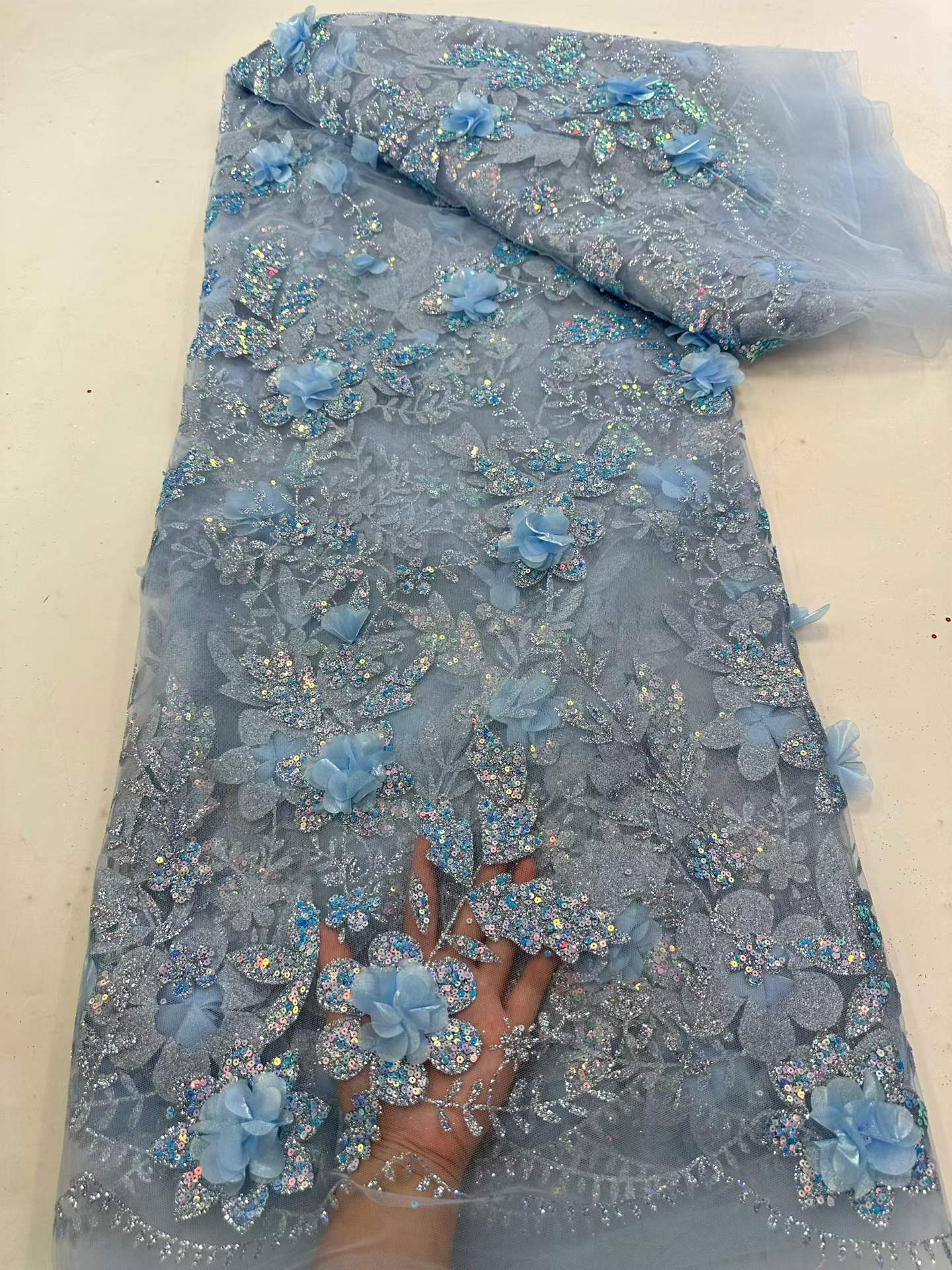Африканское кружево с вышивкой – обзор и цена Glitter Tablecloth